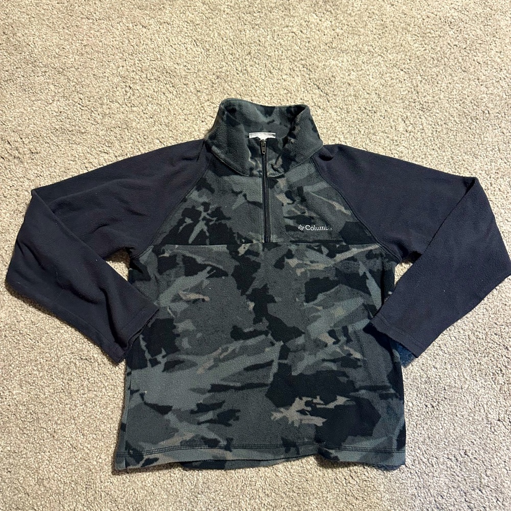 Columbia Boys S (7/8) Camouflage Fleece Pullover - Black and Gray